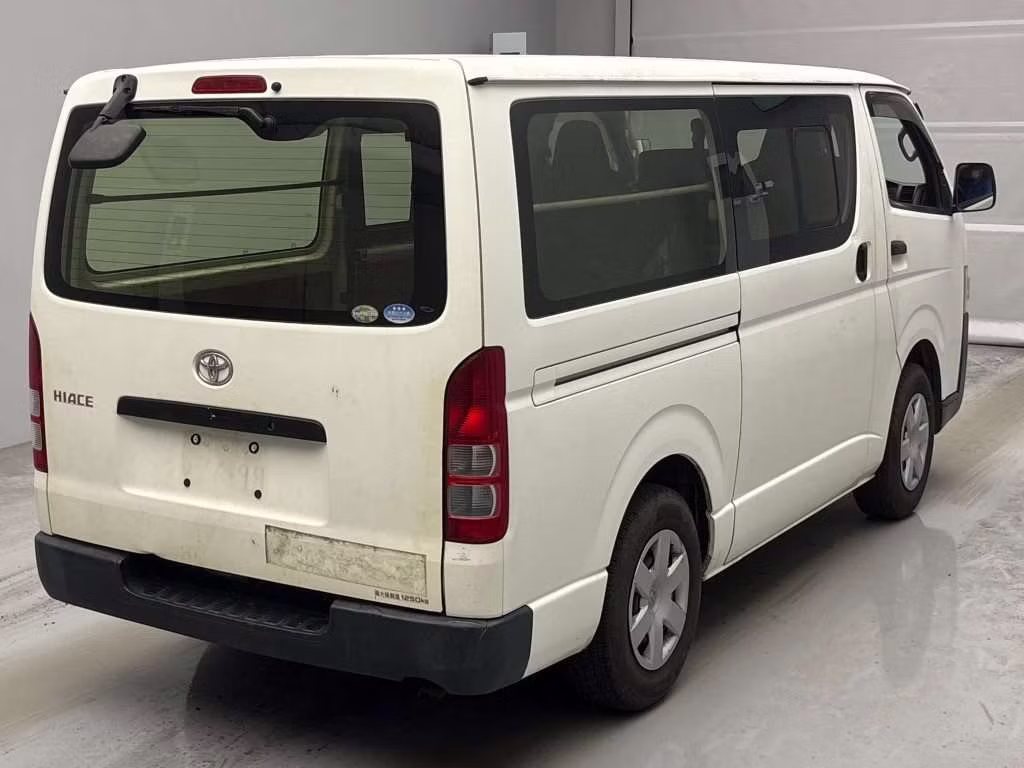 TOYOTA REGIUS ACE