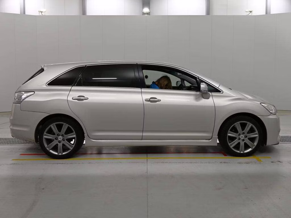 TOYOTA MARK X ZIO