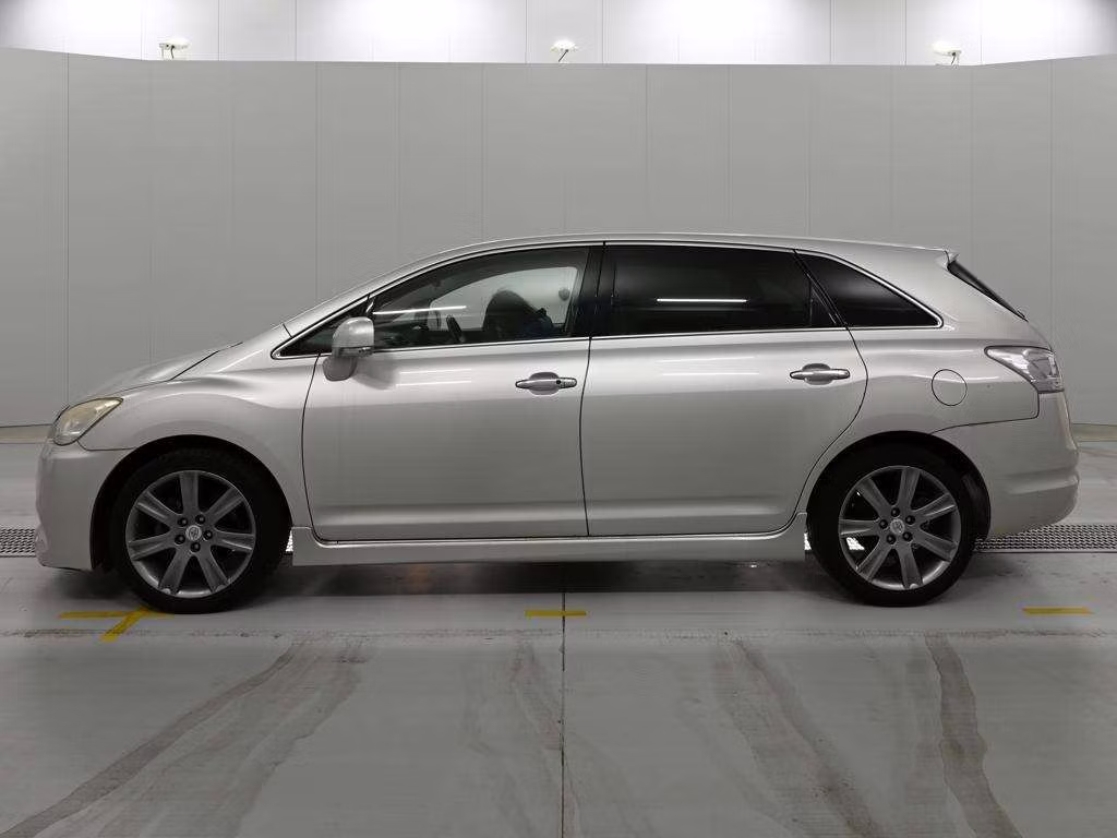 TOYOTA MARK X ZIO