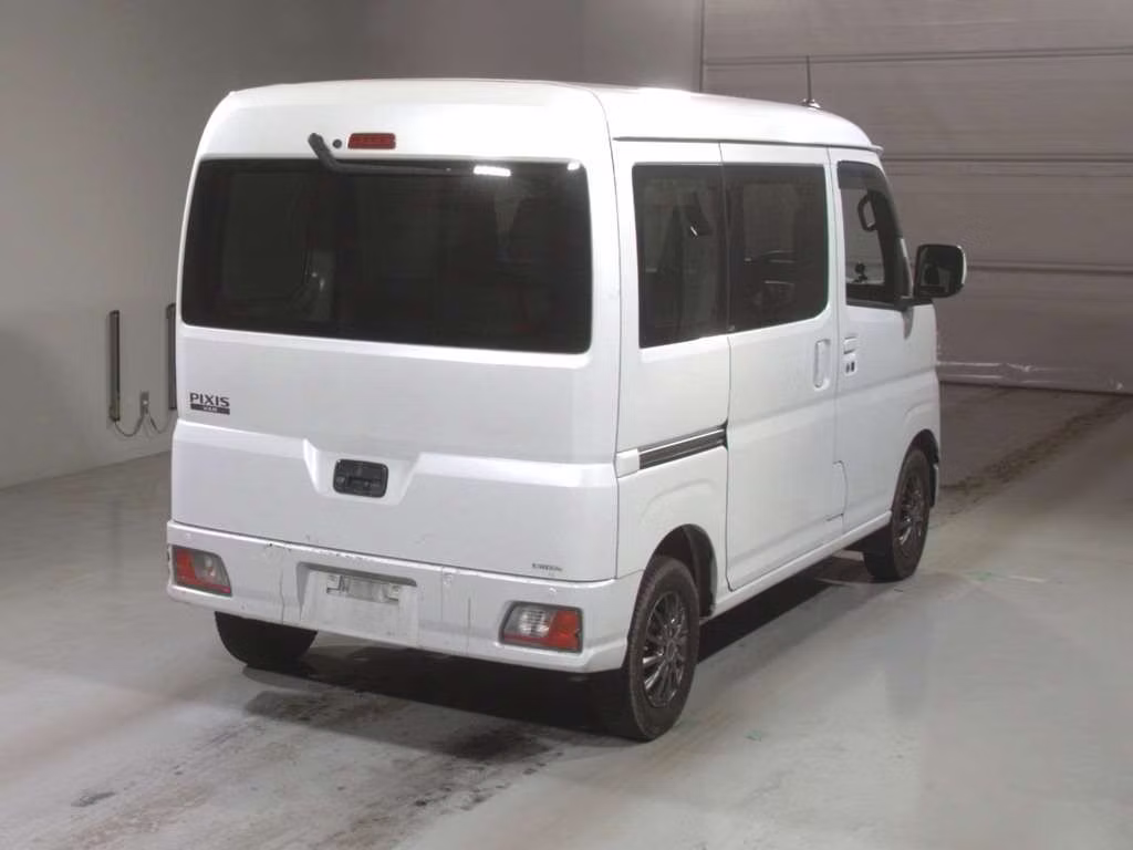 TOYOTA PIXIS VAN