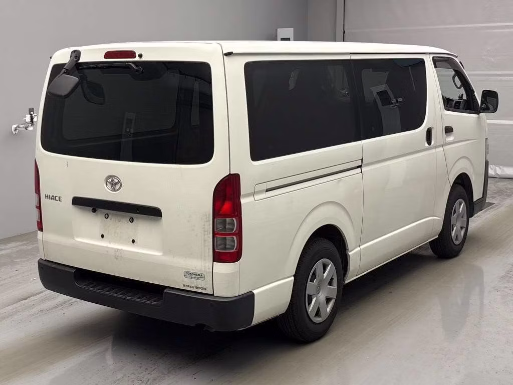 TOYOTA REGIUS ACE