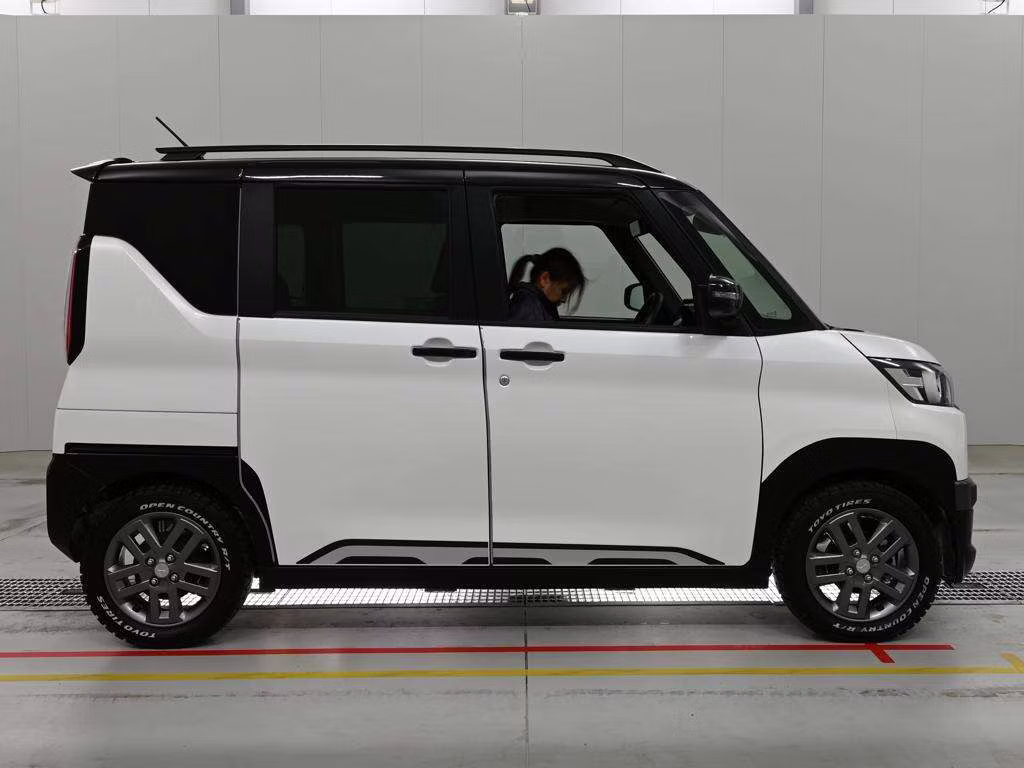 MITSUBISHI DELICA MINI