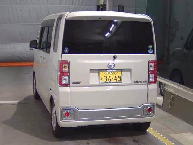 DAIHATSU WAKE