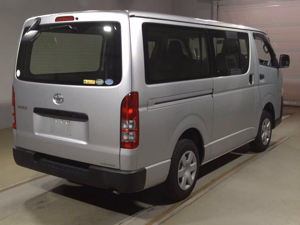 TOYOTA REGIUS ACE