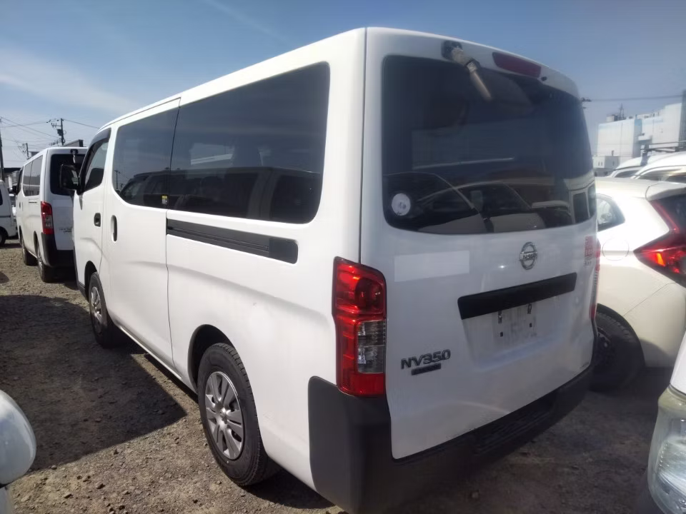NISSAN NV350 CARAVAN