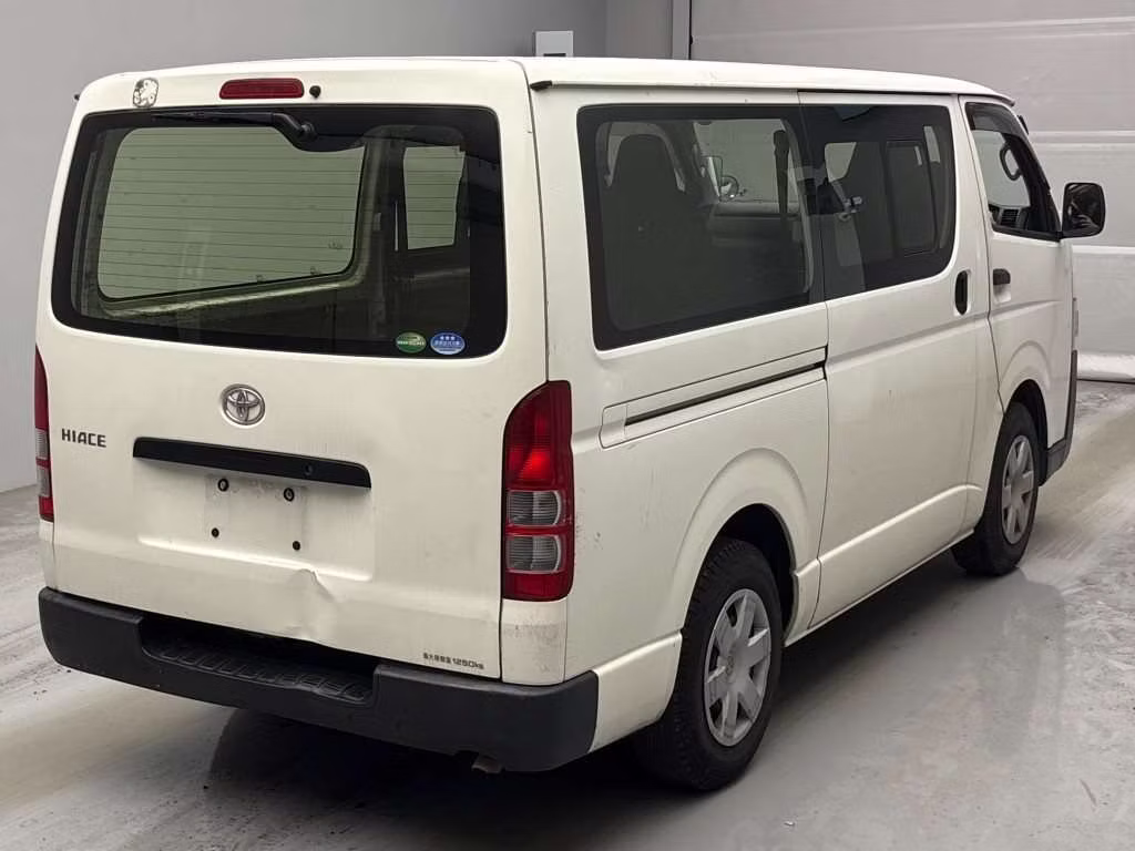 TOYOTA REGIUS ACE