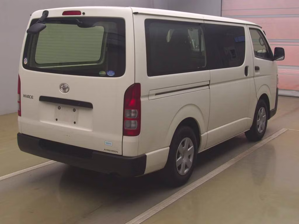 TOYOTA REGIUS ACE