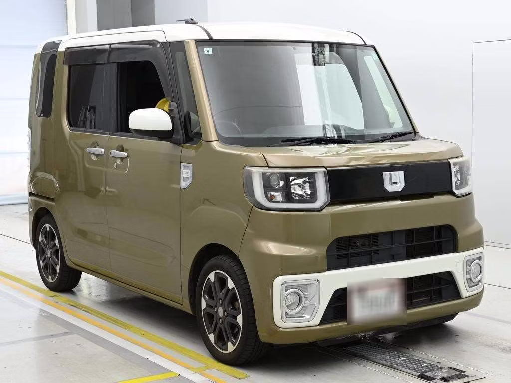DAIHATSU WAKE