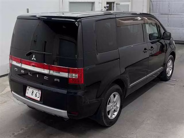 MITSUBISHI DELICA D:5