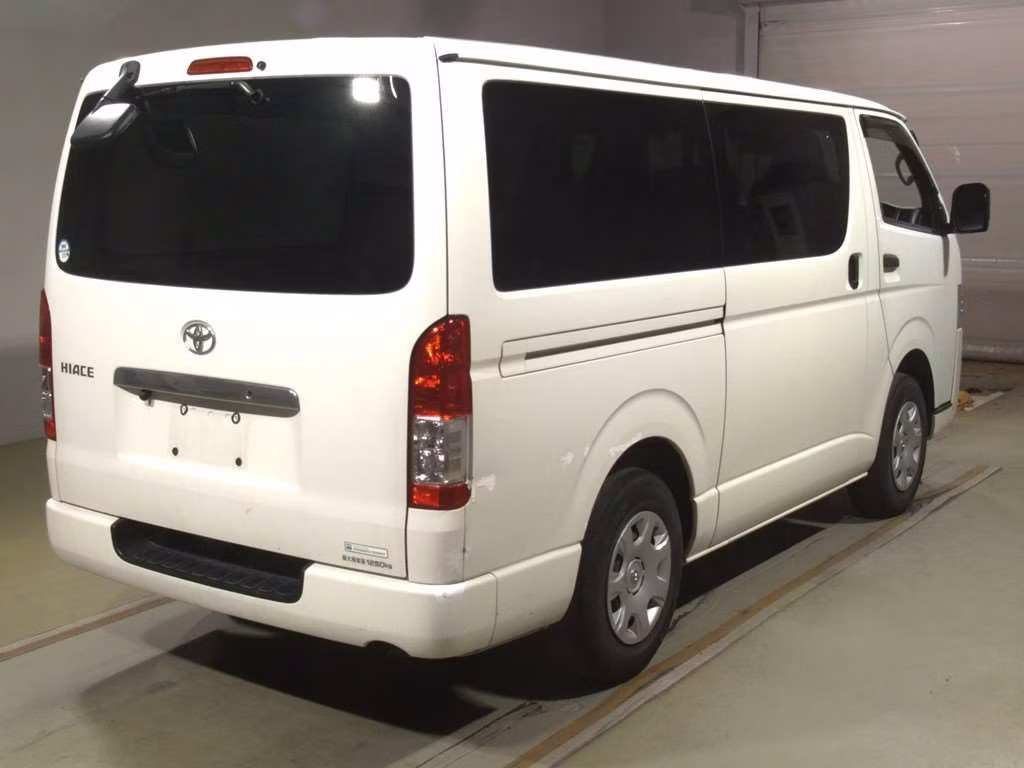 TOYOTA REGIUS ACE