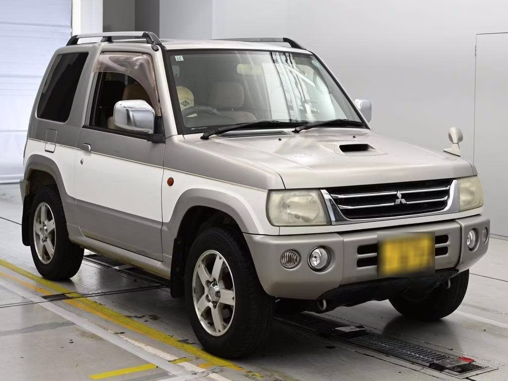 MITSUBISHI PAJERO MINI