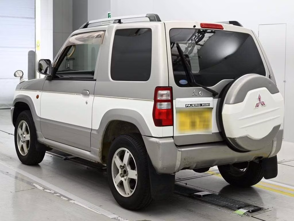 MITSUBISHI PAJERO MINI