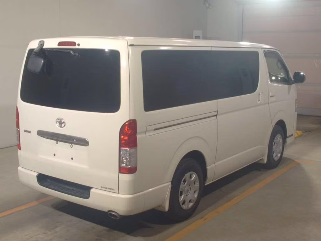TOYOTA REGIUS ACE