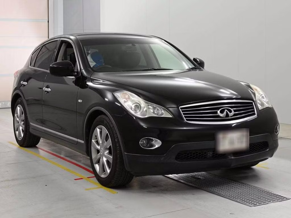 NISSAN SKYLINE CROSSOVER