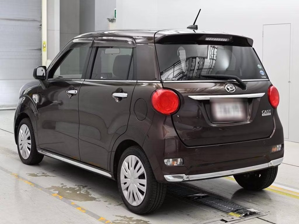 DAIHATSU CAST