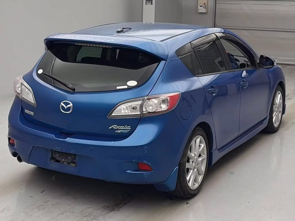 MAZDA AXELA