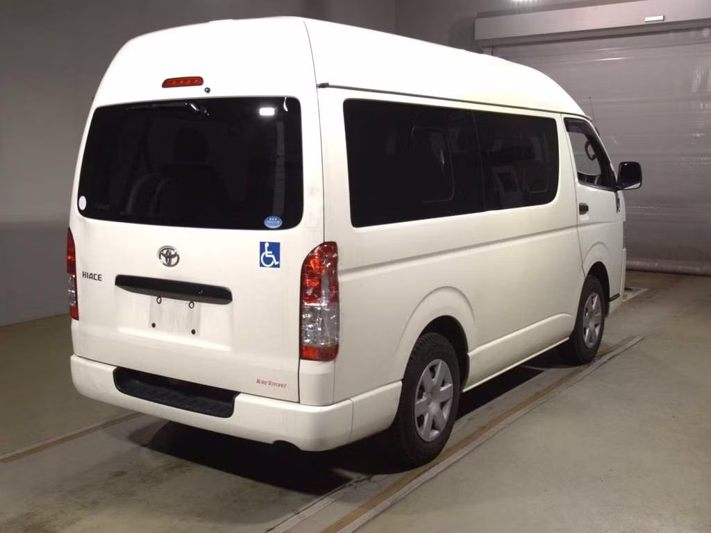 TOYOTA REGIUS ACE