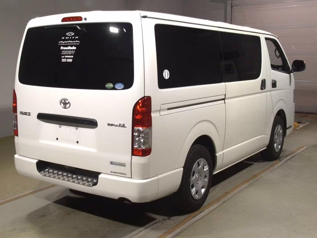 TOYOTA REGIUS ACE