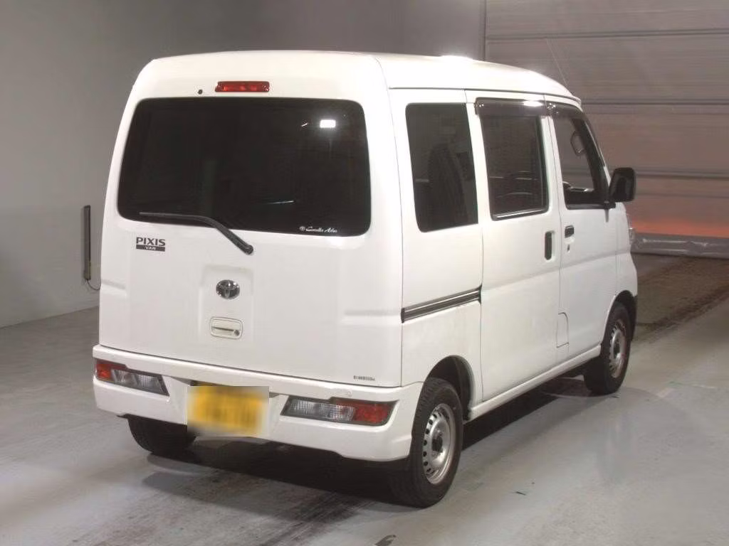 TOYOTA PIXIS VAN