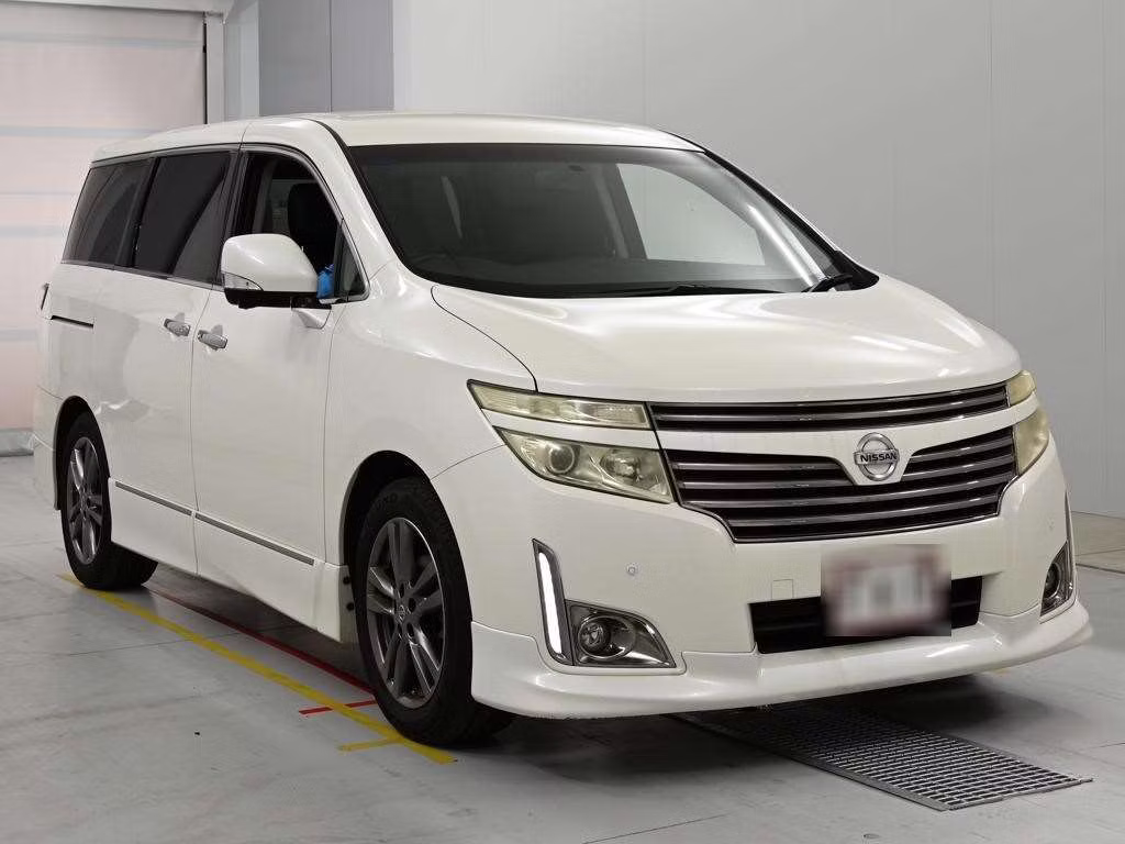 NISSAN ELGRAND