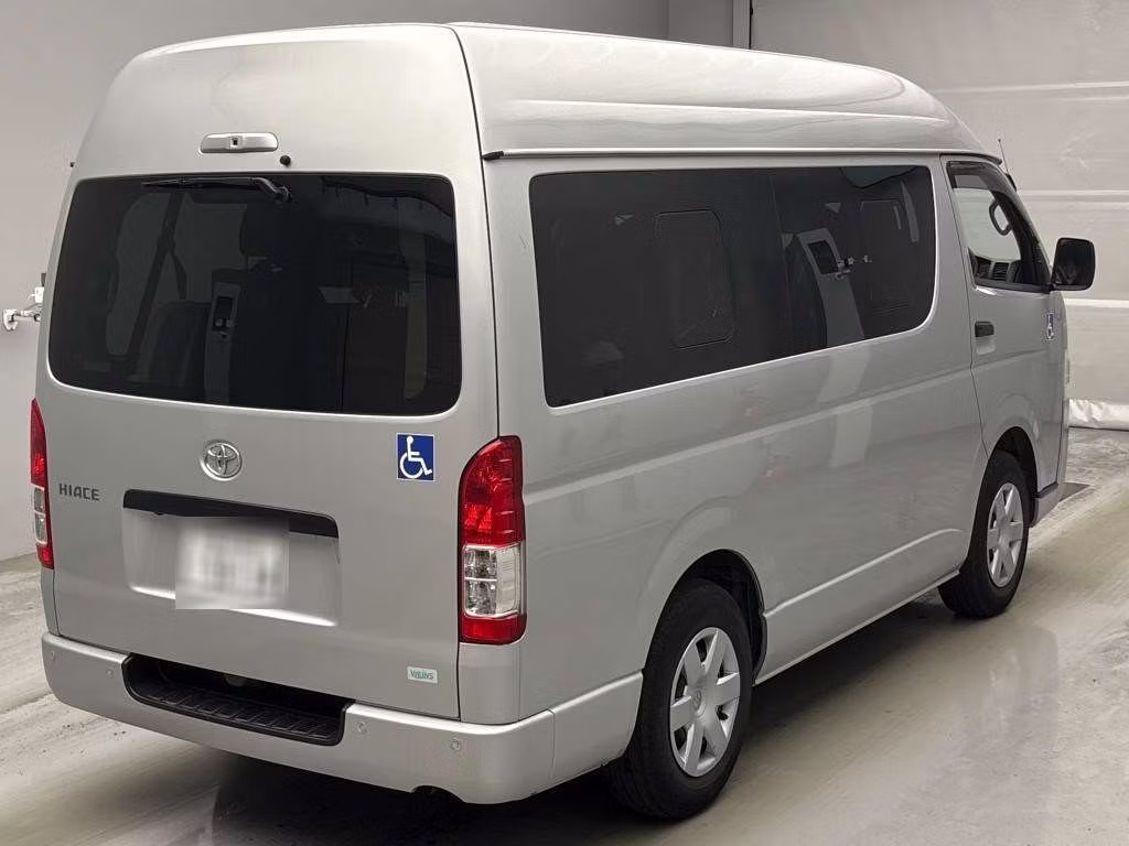 TOYOTA REGIUS ACE