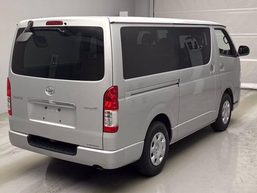 TOYOTA REGIUS ACE