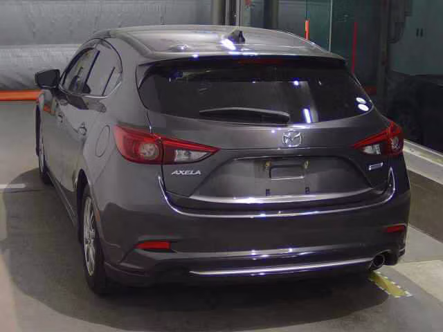 MAZDA AXELA