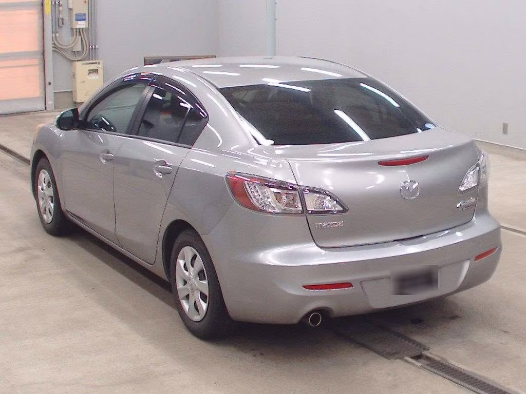 MAZDA AXELA