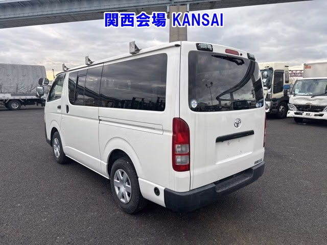 TOYOTA REGIUS ACE
