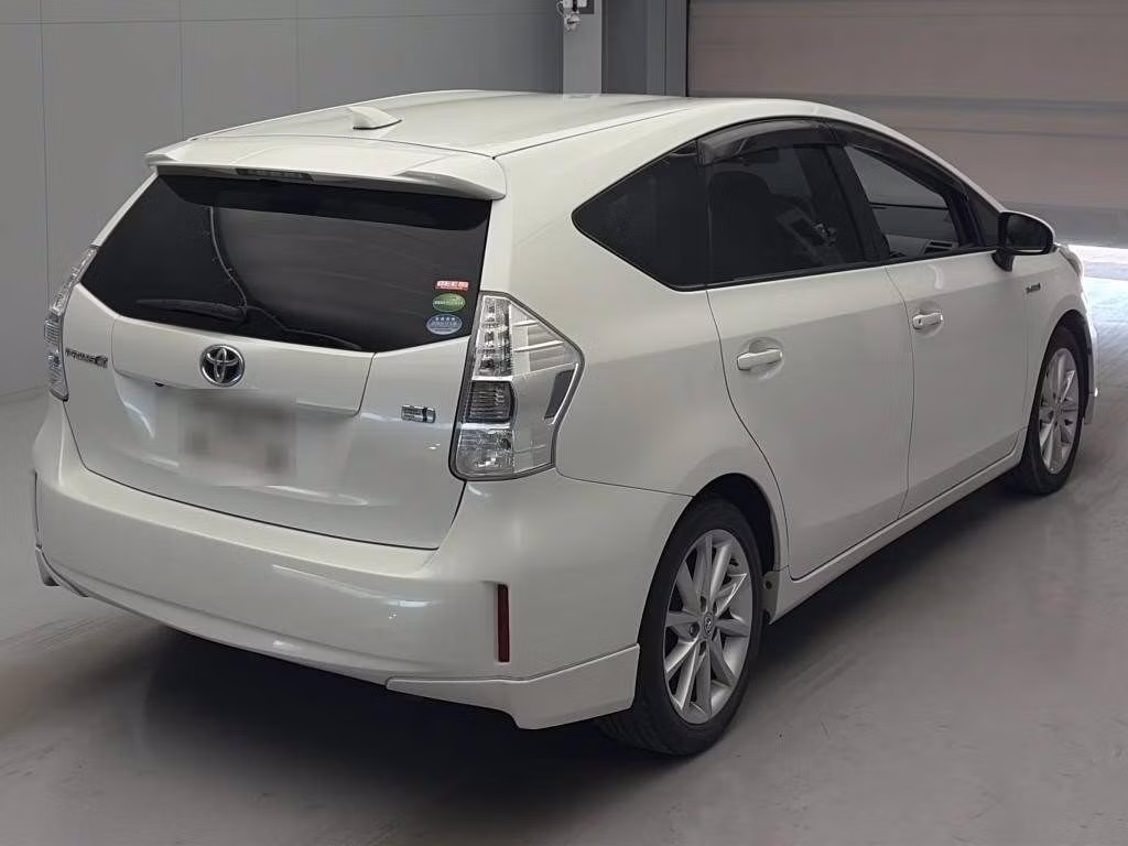 TOYOTA PRIUS ALPHA