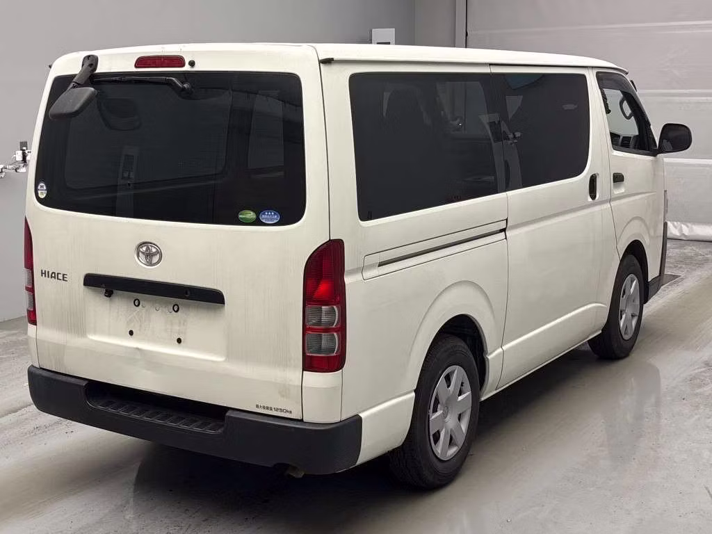 TOYOTA REGIUS ACE