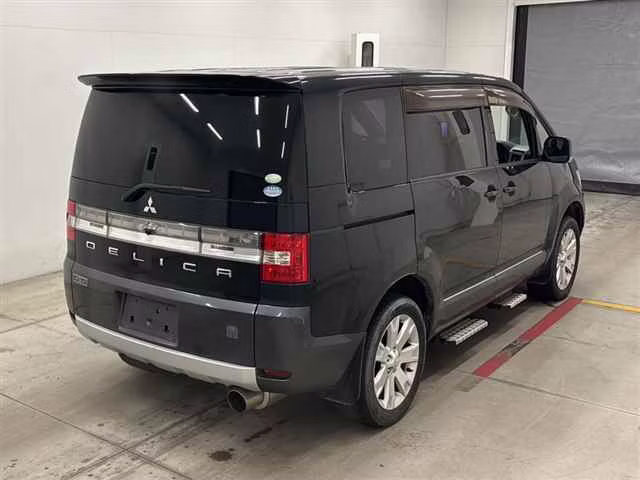 MITSUBISHI DELICA D:5