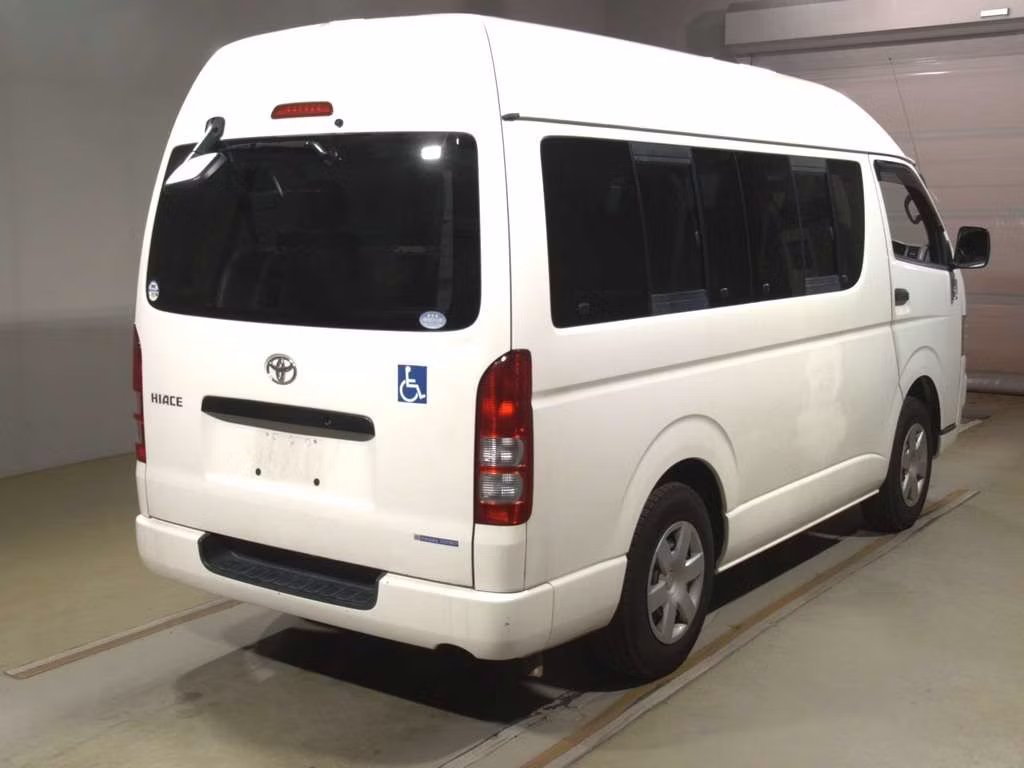 TOYOTA REGIUS ACE