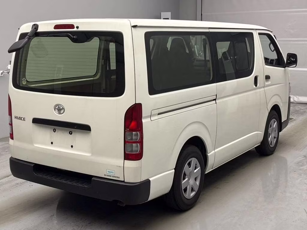 TOYOTA REGIUS ACE