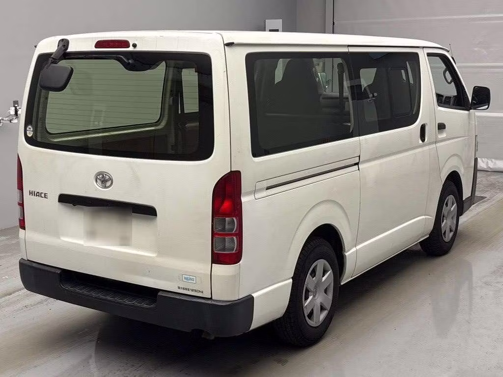 TOYOTA REGIUS ACE