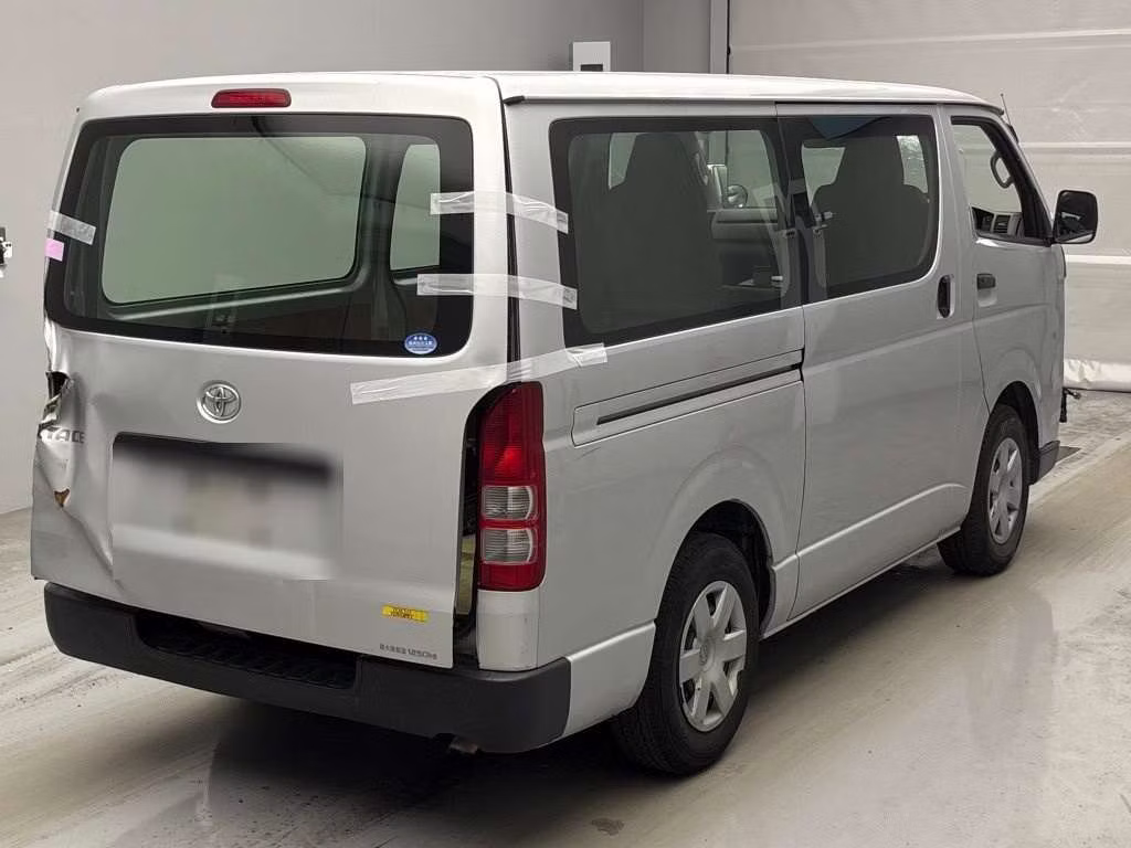 TOYOTA REGIUS ACE