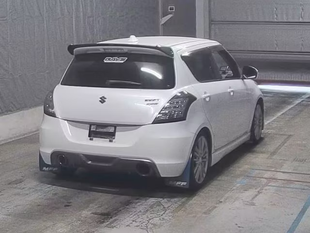 SUZUKI SWIFT