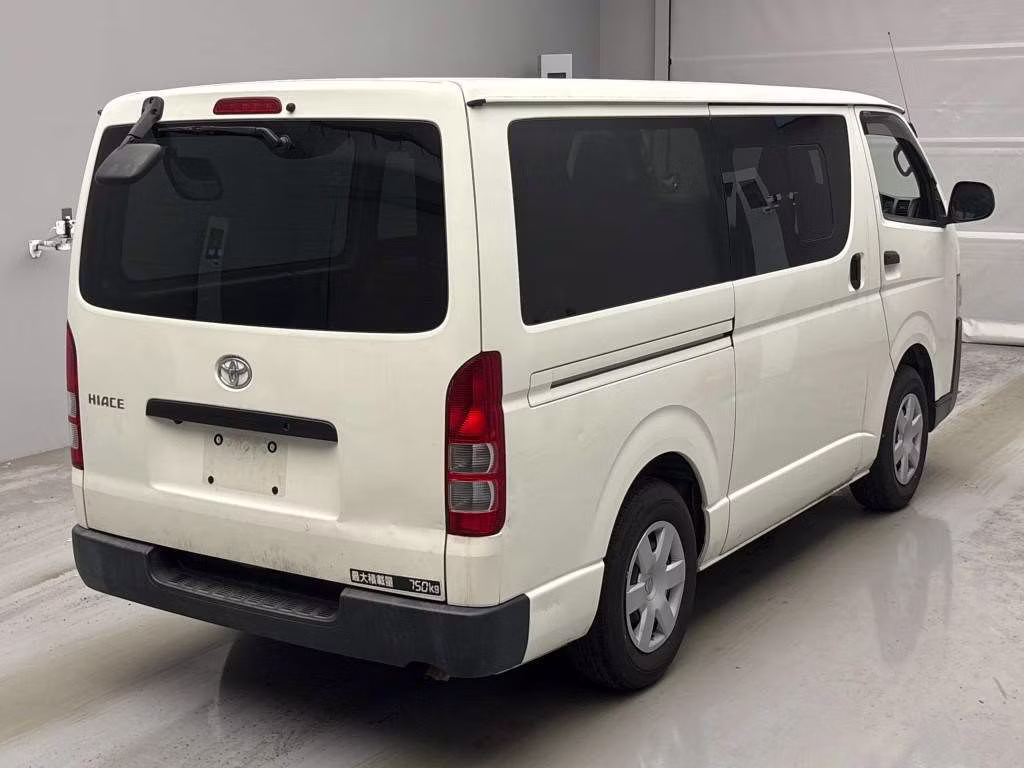 TOYOTA REGIUS ACE