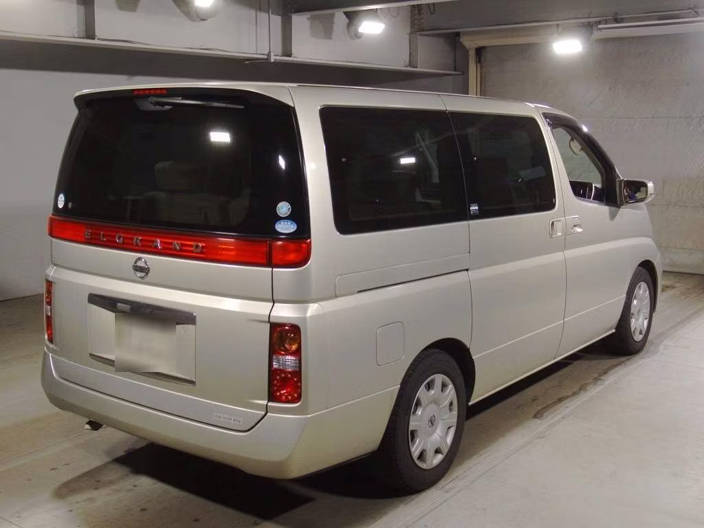 NISSAN ELGRAND
