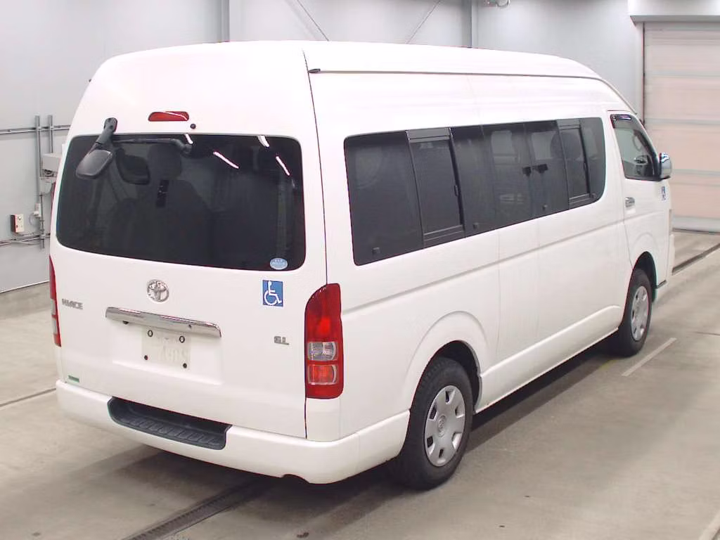 TOYOTA REGIUS ACE