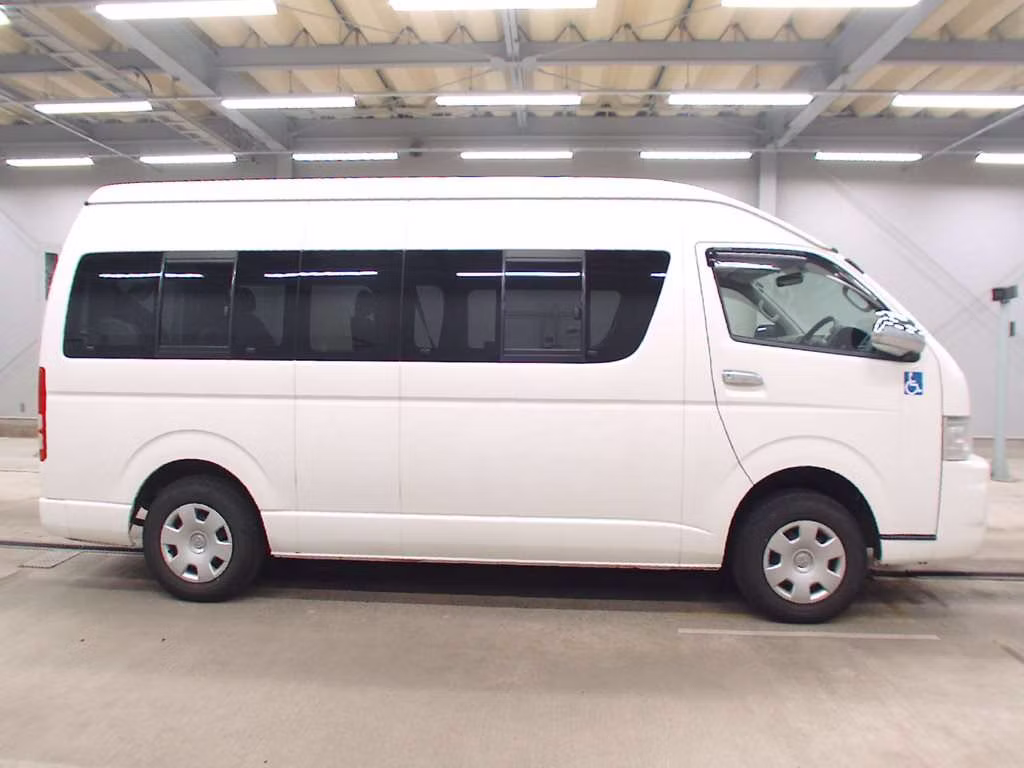 TOYOTA REGIUS ACE