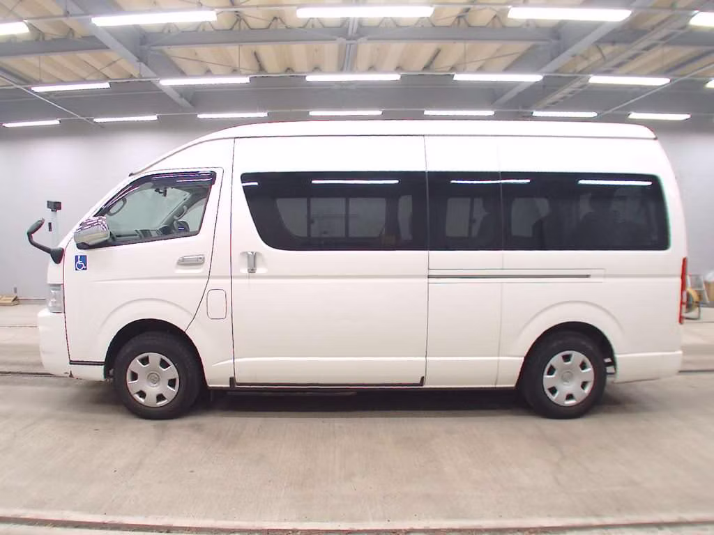 TOYOTA REGIUS ACE