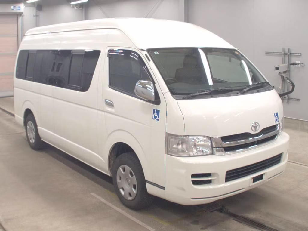 TOYOTA REGIUS ACE