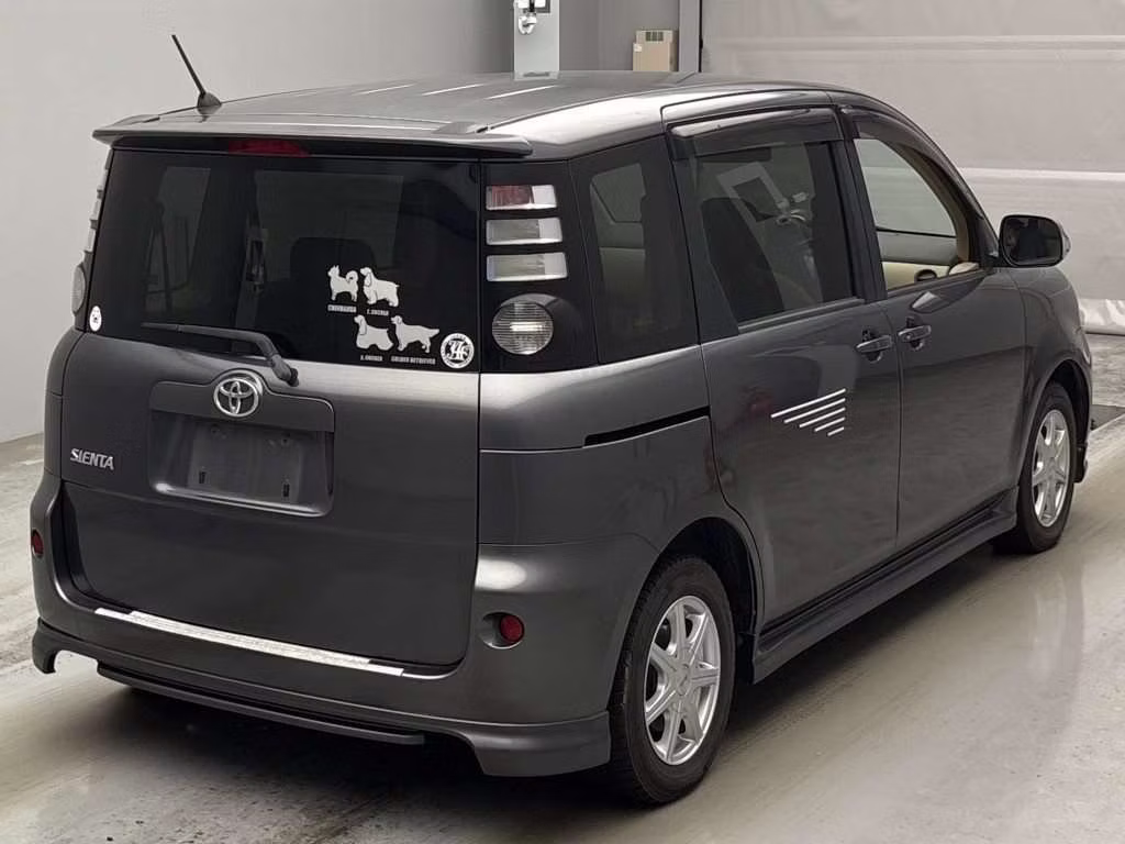 TOYOTA SIENTA