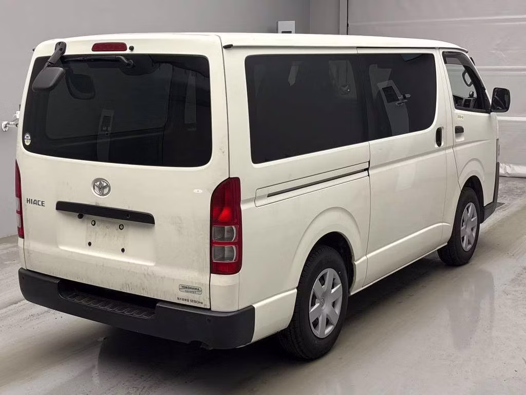 TOYOTA REGIUS ACE