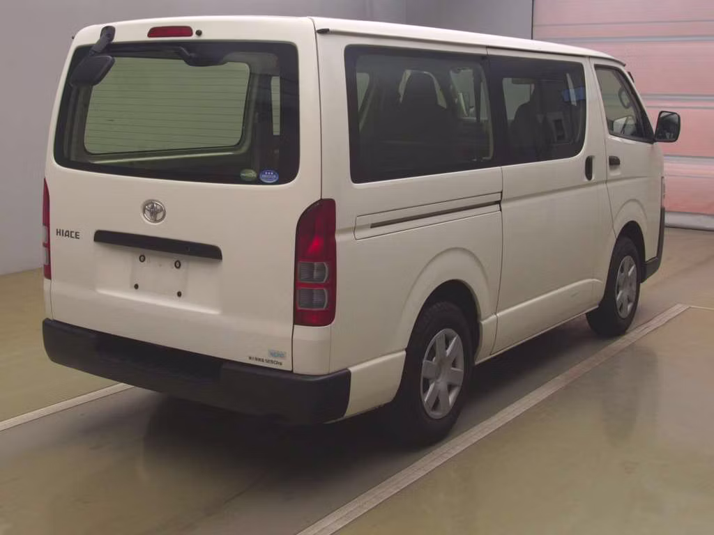 TOYOTA REGIUS ACE
