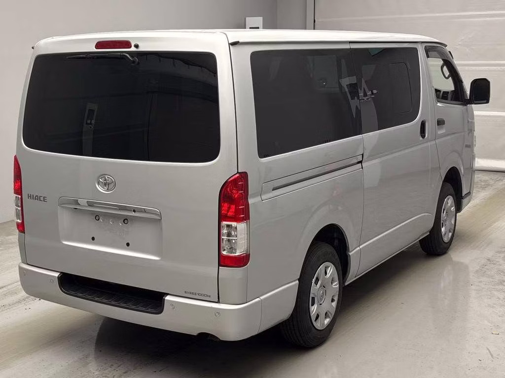 TOYOTA REGIUS ACE