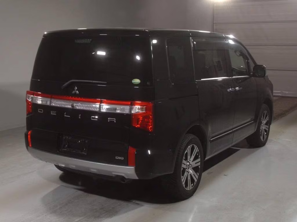 MITSUBISHI DELICA D:5