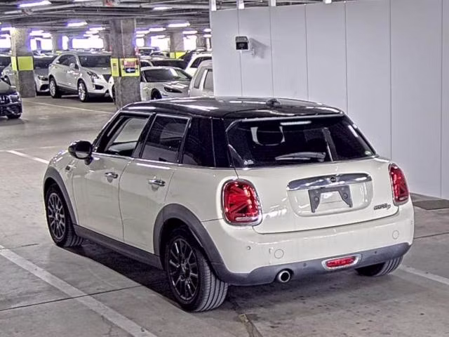 MINI HATCH