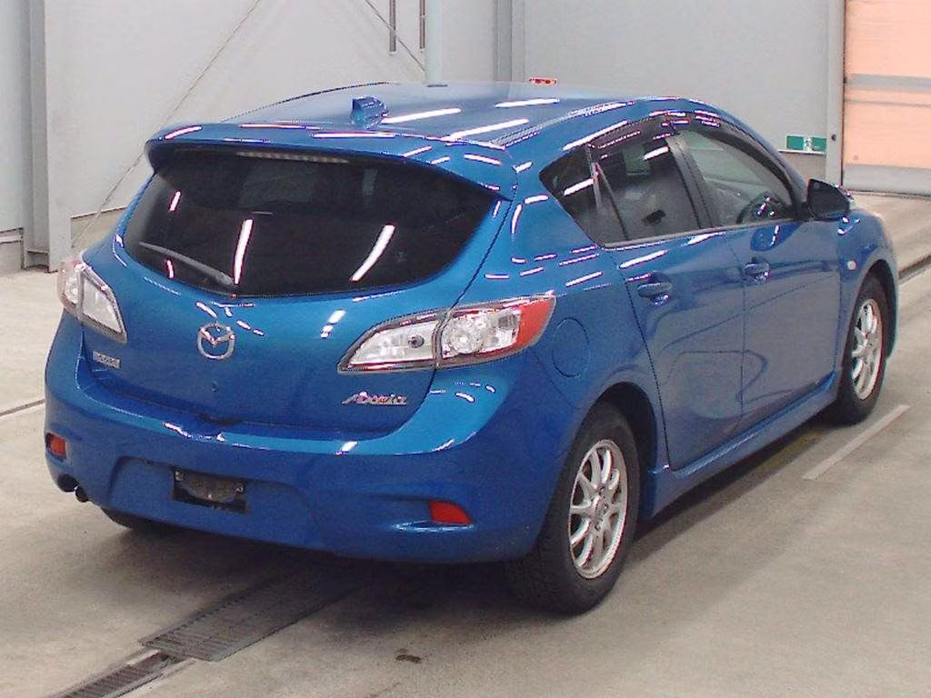 MAZDA AXELA